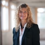 Michele Headhsot (002)