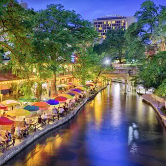 the-san-antonio-river-walk-inb5a0a4